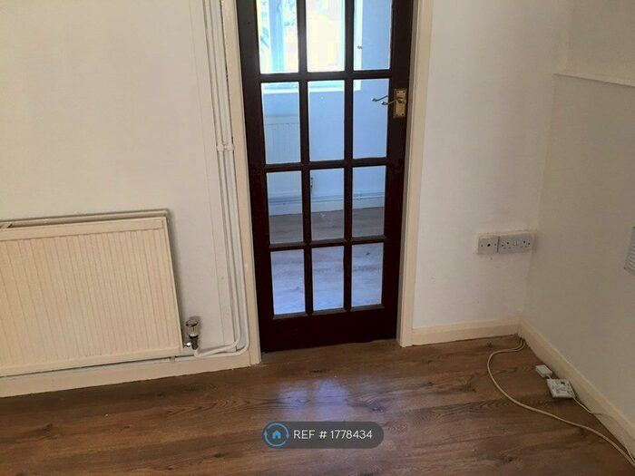 1 Bedroom Maisonette To Rent In Llys House, Oswestry, SY11