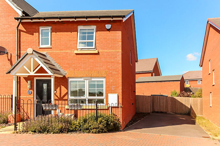 3 Bedroom Semi-Detached House For Sale In Romeo Way, Wellingborough, NN8