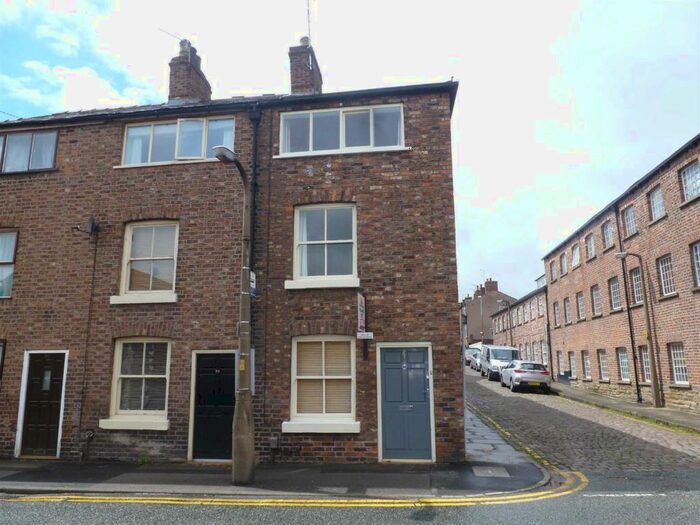 3 Bedroom End Of Terrace House To Rent In Catherine Street, Macclesfield, SK11