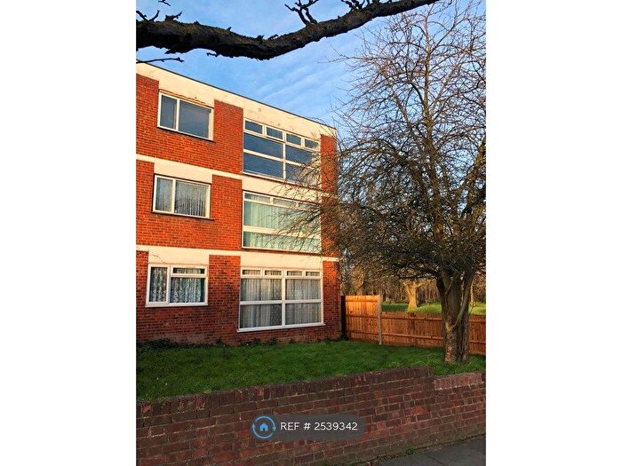 2 Bedroom Flat To Rent In Off Ruislip Road, Greenford, UB6