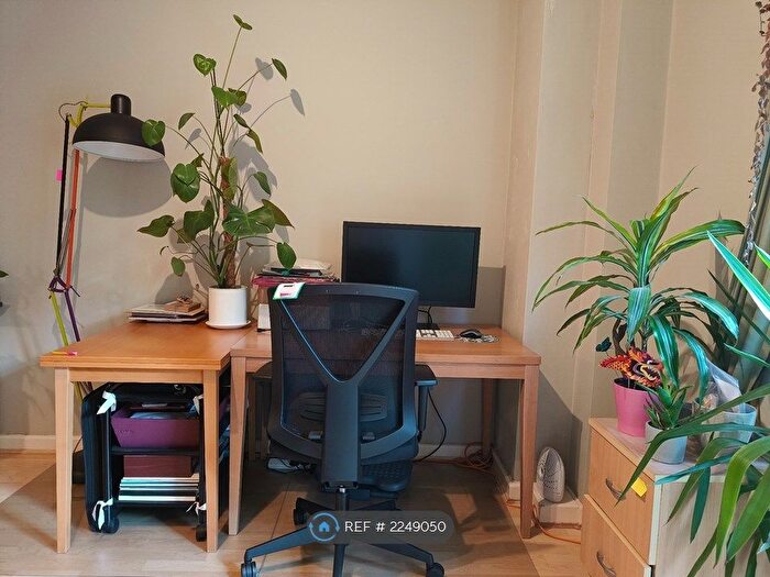 1 Bedroom Flat To Rent In Broadwalk, Birmingham, B1