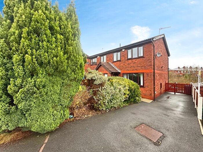 3 Bedroom Property For Sale In Spring Close, Ramsbottom, Bury, BL0