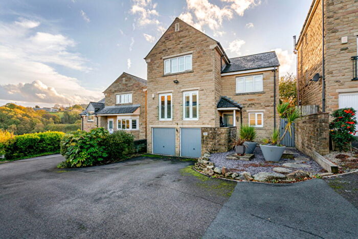 5 Bedroom Detached House For Sale In Rylands Park, Ripponden, HX6
