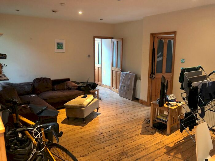 2 Bedroom Flat To Rent In Cassland Road, London, E9