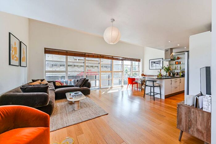 2 Bedroom Flat To Rent In Candlemakers Apartments, Battersea, London, SW11