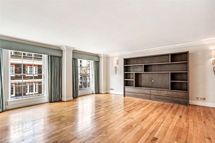 3 Bedroom Flat To Rent In Queen Anne's Gate, Westminster, London, SW1H