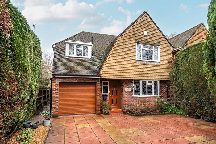 4 Bedroom Detached House For Sale In Guildford Road, Ottershaw, KT16