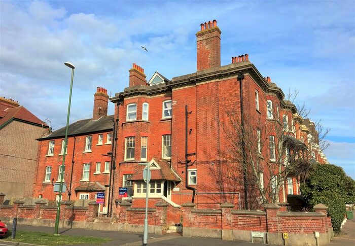 2 Bedroom Flat To Rent In Fitzalan Road, Littlehampton, BN17