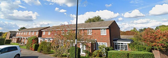3 Bedroom Terraced House To Rent In Ridge Langley, Croydon, Surrey, CR2