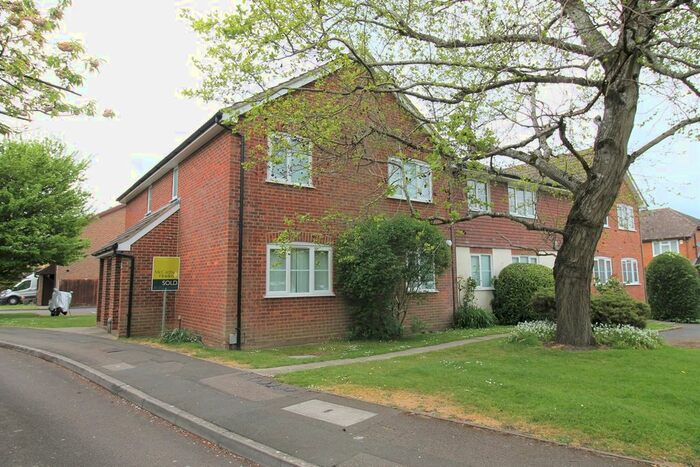 1 Bedroom Maisonette To Rent In Swan Way, Church Crookham, Fleet, GU51
