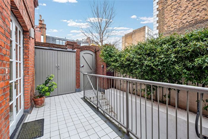1 Bedroom Flat For Sale In Collingham Gardens, South Kensington, London, SW5