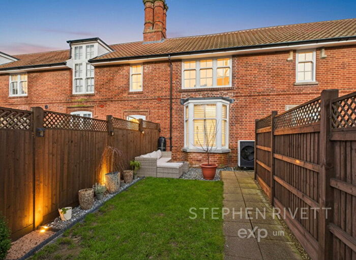3 Bedroom Terraced House For Sale In Kerrison Gardens, Thorndon, IP23