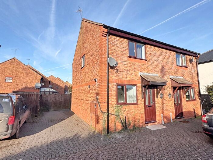 2 Bedroom Semi-detached House To Rent In Balcombe Road, Rugby, CV22