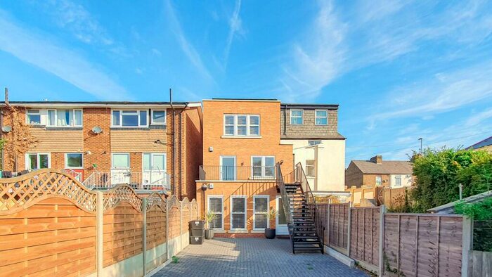 1 Bedroom Maisonette To Rent In Rye Road, Hoddesdon, EN11