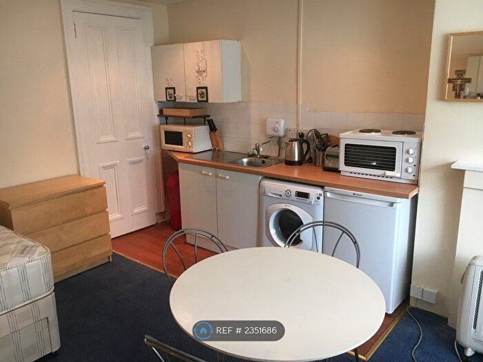 Studio To Rent In Blackwood Crescent, Edinburgh, EH9