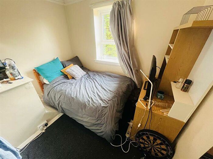 4 Bedroom Semi-Detached House To Rent In B, Brockworth Crescent, PC02