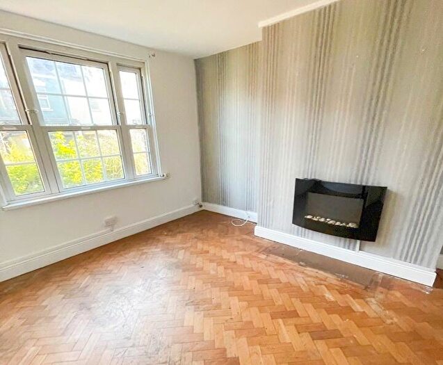 2 Bedroom Flat To Rent In Hotwell Road, Bristol, BS8