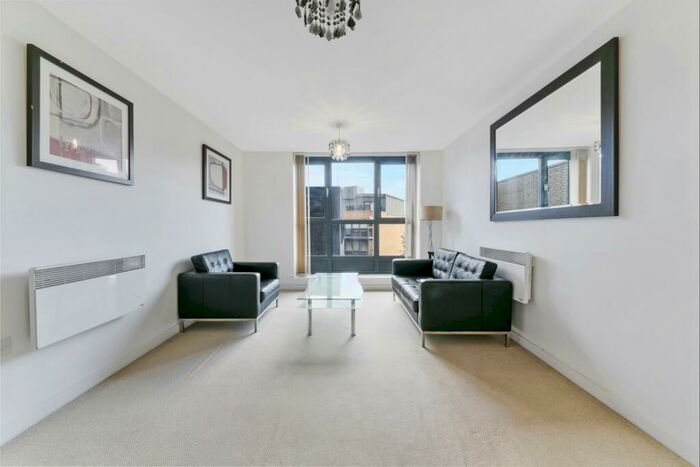 1 Bedroom Flat To Rent In Hallsville Road, Canning Town, London, E16