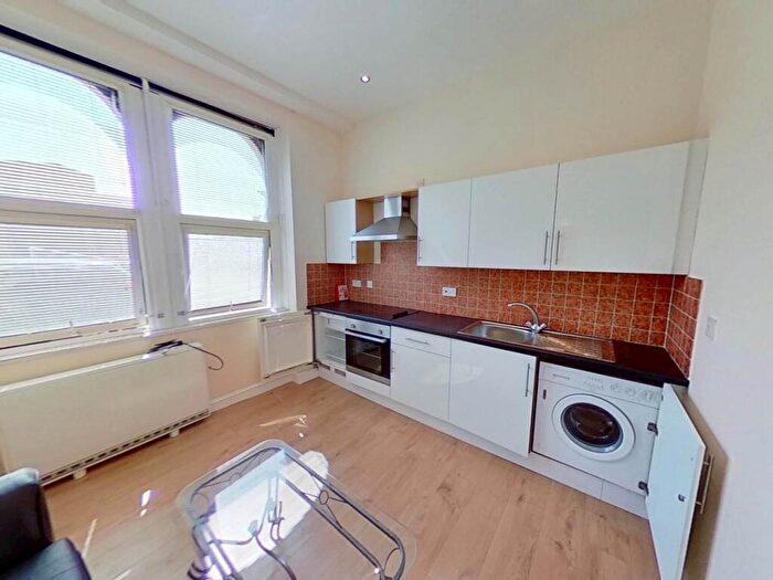 1 Bedroom Flat To Rent In Penarth Road, Grangetown, Cardiff, CF10