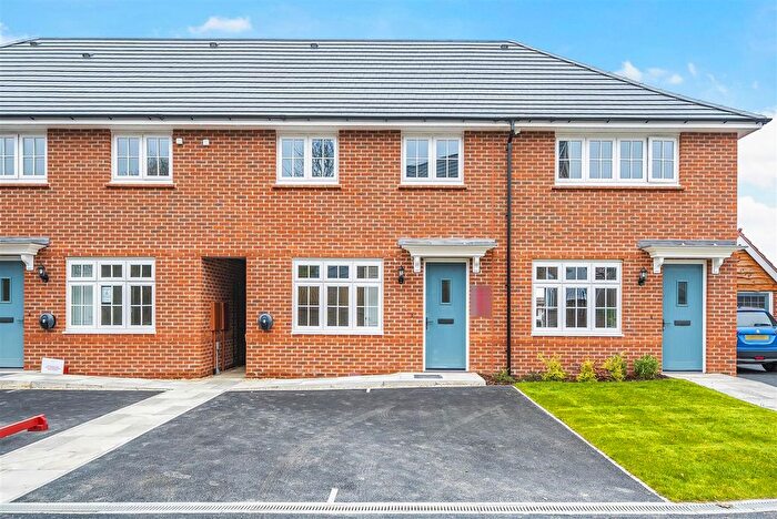 3 Bedroom Terraced House To Rent In Castle Mount, Whitehall Grange, New Farnley, LS12