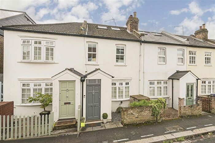 4 Bedroom Property To Rent In York Road, Teddington, TW11