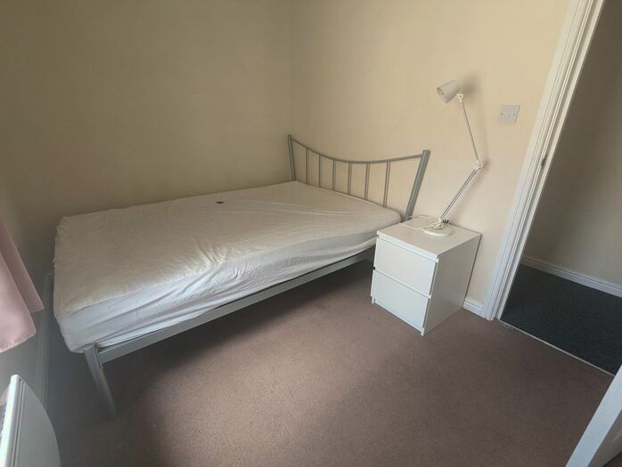 1 Bedroom Flat To Rent In Claude Place, Roath, Cardiff, CF24