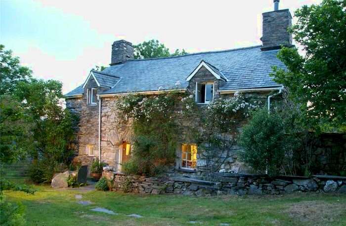 3 Bedroom House For Sale In Bodloesygad, Cwm Cynfal, Blaenau Ffestiniog, Gwynedd, LL41