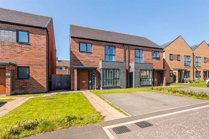 3 Bedroom Semi-Detached House For Sale In Aspen Close, Birtley, Chester Le Street, DH3