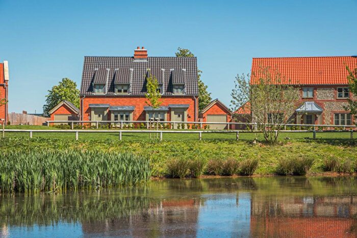 2 Bedroom Semi-Detached House For Sale In Beautifully Presented Home With Pond Views In Docking, PE31