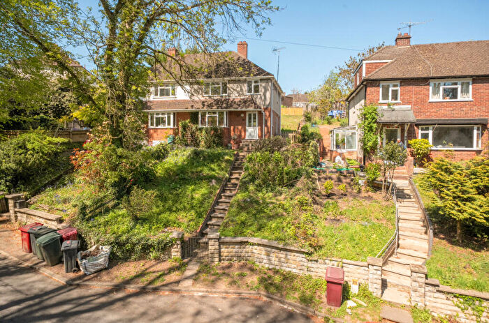 3 Bedroom Semi-Detached House For Sale In Armour Hill, Tilehurst, Reading, RG31