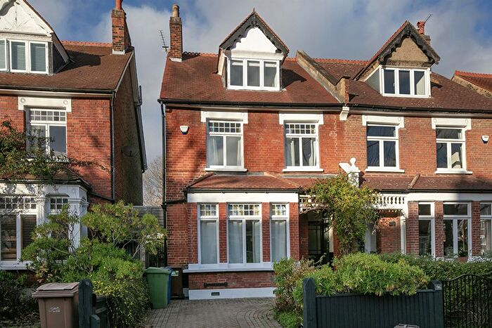 6 Bedroom Semi Detached House For Sale In Grove Park, Camberwell, SE5