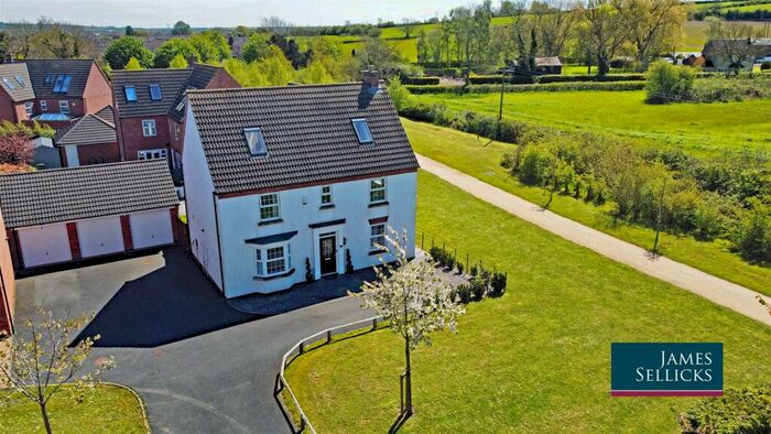 6 Bedroom Detached House For Sale In Marmion Close, Farndon Fields, Market Harborough, LE16