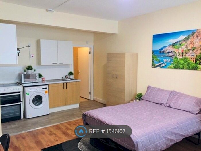 3 Bedroom Maisonette To Rent In Philip Lane, London, N15