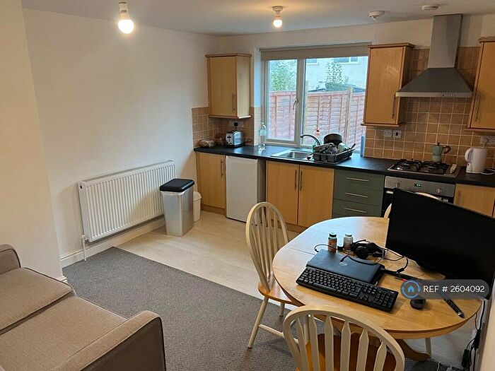 1 Bedroom Flat To Rent In Marshfield Road, Bristol, BS16