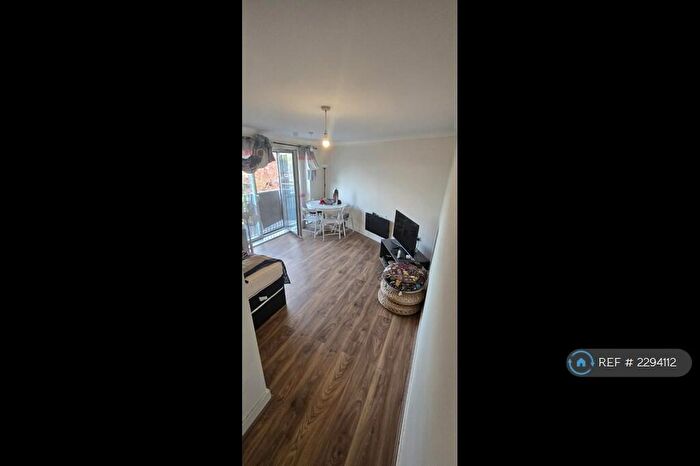1 Bedroom Flat To Rent In London, London, IG11