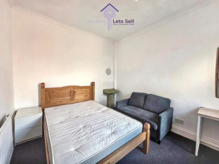 1 Bedroom Terraced House To Rent In Tennyson Road, Southampton, SO17