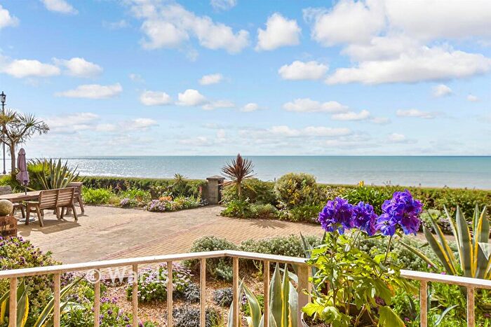 2 Bedroom Flat For Sale In Marine Parade, Hythe, Kent, CT21