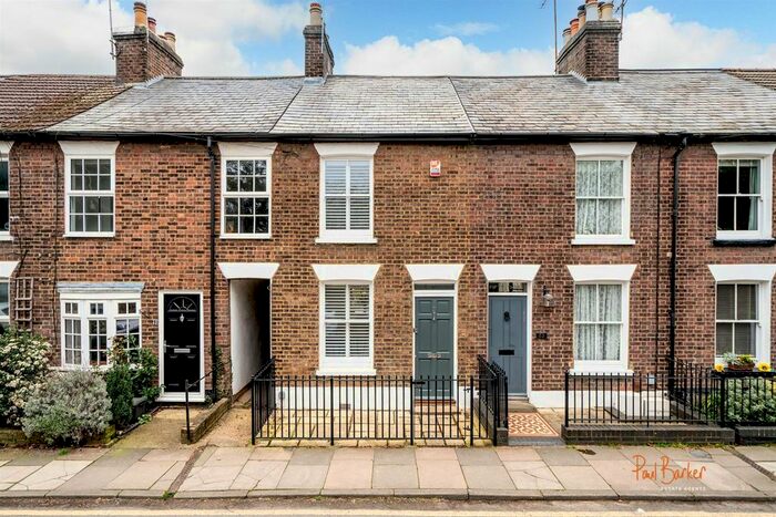 4 Bedroom Property For Sale In Church Street, St. Albans, AL3