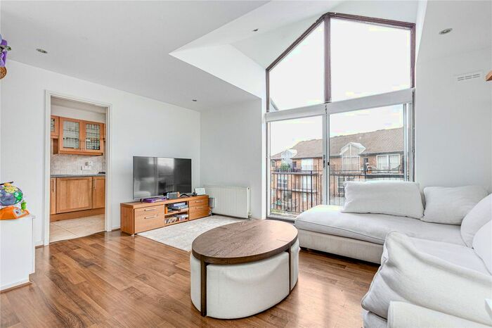 2 Bedroom Flat To Rent In Thorney Crescent, Battersea, SW11