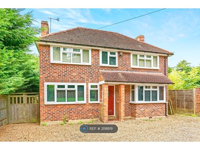 4 Bedroom Detached House To Rent In Dirtham Lane, Effingham, KT24