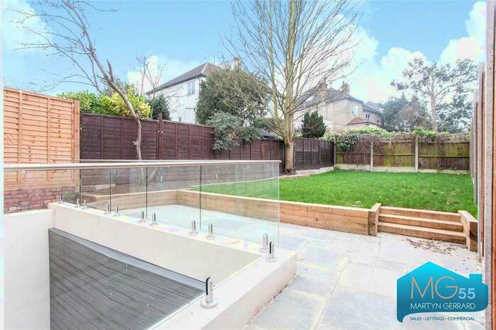 2 Bedroom Apartment To Rent In Mountfield Road, Finchley, London, N3