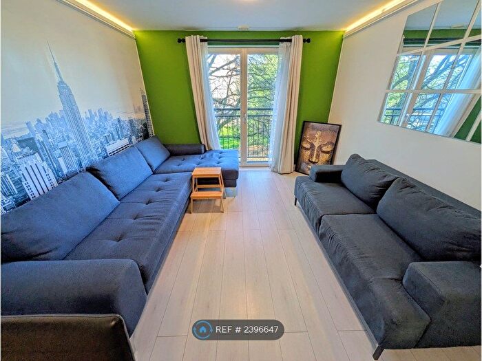 2 Bedroom Flat To Rent In Squires Court, Bristol, BS3