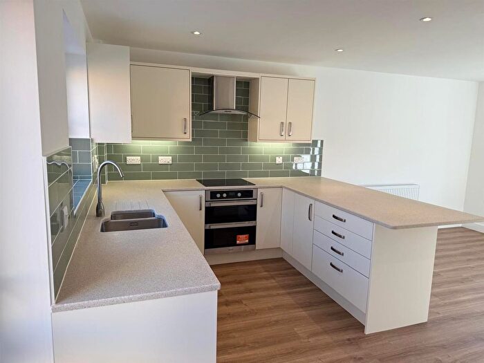 4 Bedroom Detached House For Sale In Markham Avenue, Weymouth, DT4