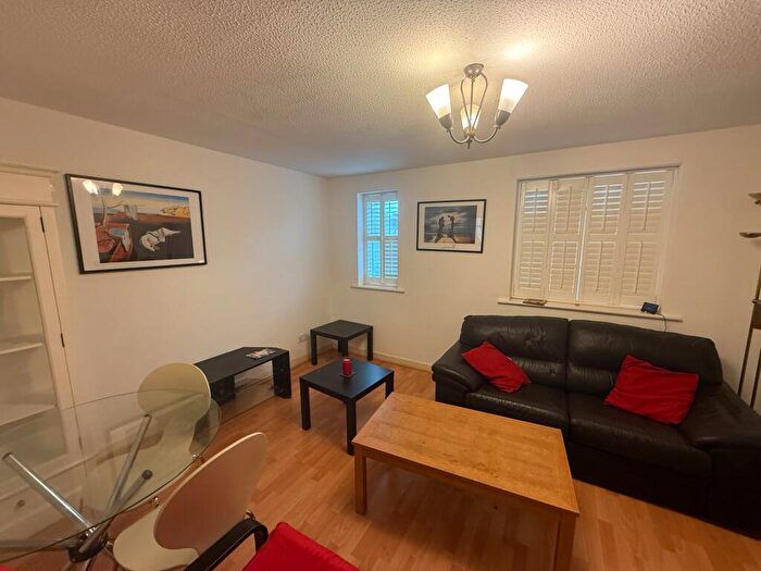 2 Bedroom Flat To Rent In Georgette Drive, Salford, M3