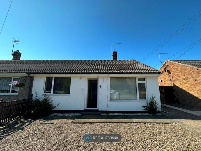 2 Bedroom Bungalow To Rent In Green Royd, Fishlake, Doncaster, DN7