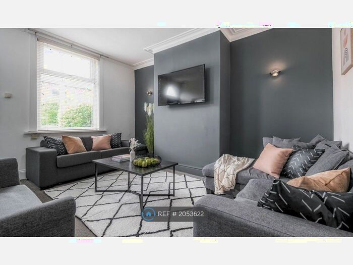 4 Bedroom Terraced House To Rent In Haddon Place, Leeds, LS4