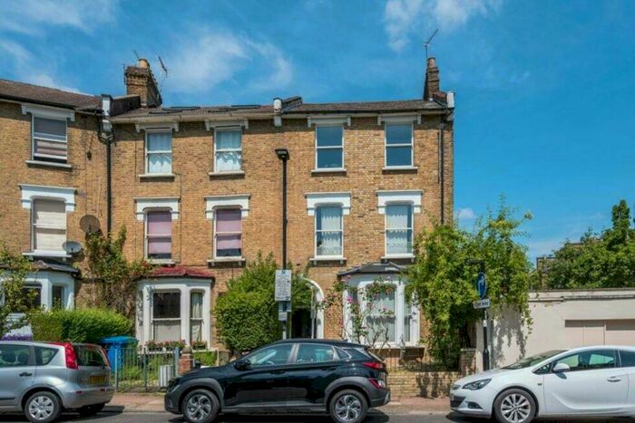 4 Bedroom Flat To Rent In Cardozo Road, Islington, N7