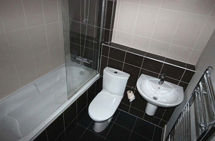 2 Bedroom Flat To Rent In Brooke Court, Auckley, DN9