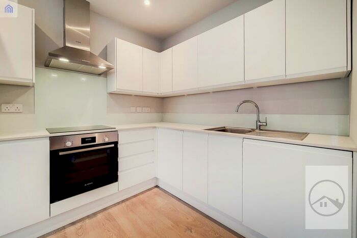 2 Bedroom Flat To Rent In Hill Road, Sutton, SM1