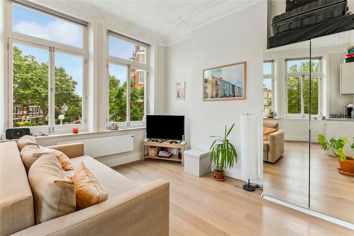 1 Bedroom Flat To Rent In Battersea Bridge Road, London, SW11